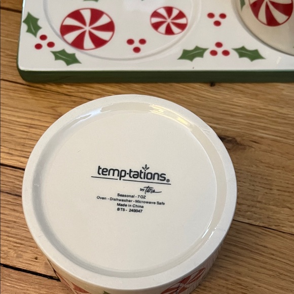 Temp-Tations Holly Peppermint design 3piece set ramekins and platter excellent - Picture 2 of 4